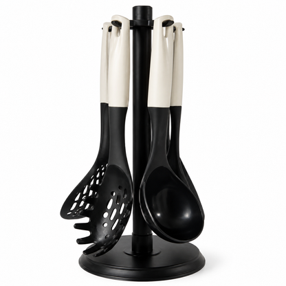 Set ustensile bucaterie - produs pe fundal alb